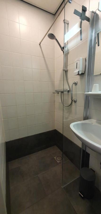 Hotel De Zwaan Schoondijke Luaran gambar